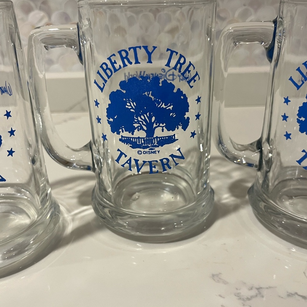Disney collectible Liberty Tree Tavern Glass Mugs - Set of 4 bier Stein